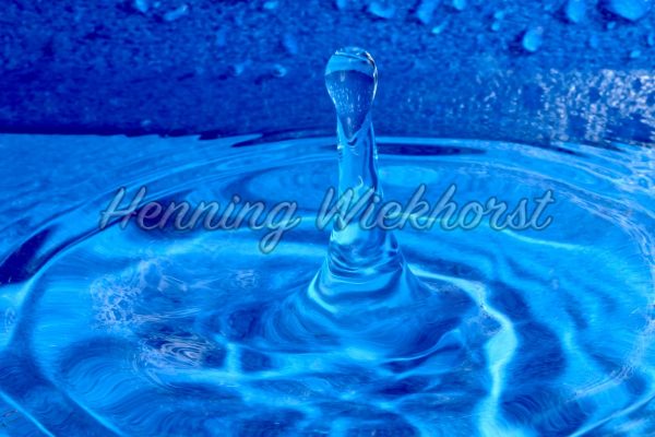 Blauer Wassertropfen - ImageShop