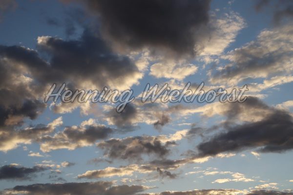 Dunkle Wolken am Himmel - ImageShop