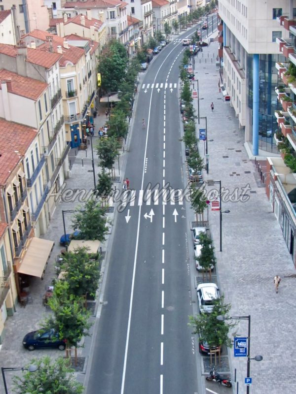 Eine Strasse in Perpignan - ImageShop