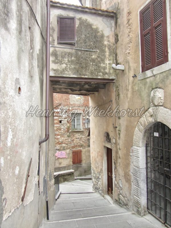 Enge Bergdorf-Gasse - ImageShop