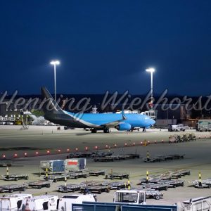 Flughafen bei Nacht - ImageShop