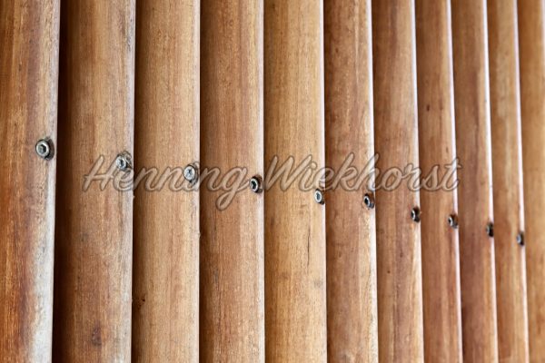 Holzpfahl-Fassade - ImageShop