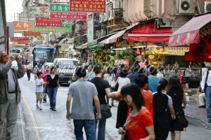 Lebendige Einkaufsstrasse in Causeway Bay - ImageShop