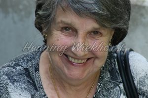 Portrait einer Frau mitten im Leben - ImageShop