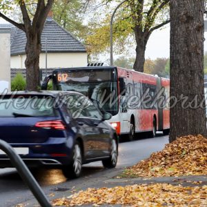 Strassenverkehr im Herbst - ImageShop