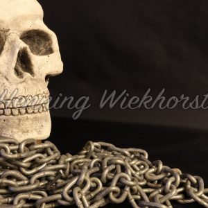 Totenkopf und Eisenkette - ImageShop