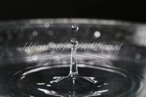 Transparenter Wassertropfen - ImageShop