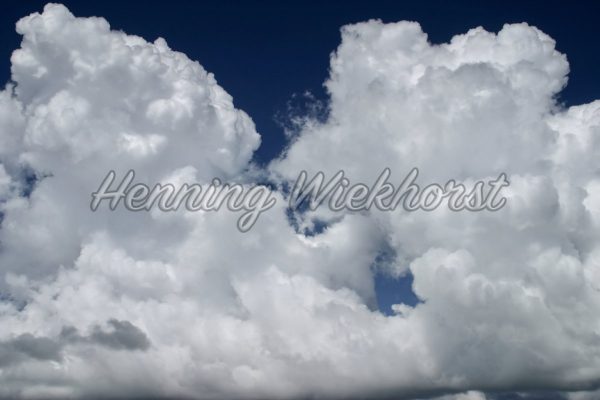 Wachsende Wolken - ImageShop