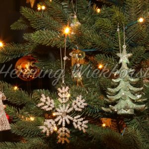 Weihnachtsschmuck am Baum - ImageShop