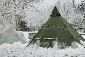 Zelt im Schnee - ImageShop
