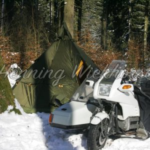 Zelten im Schnee mit dem Motorrad - ImageShop